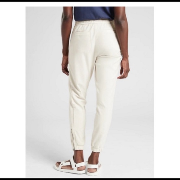 ATHLETA Farallon Stretch Jogger Pant in Putty Size 8 - Picture 7 of 15